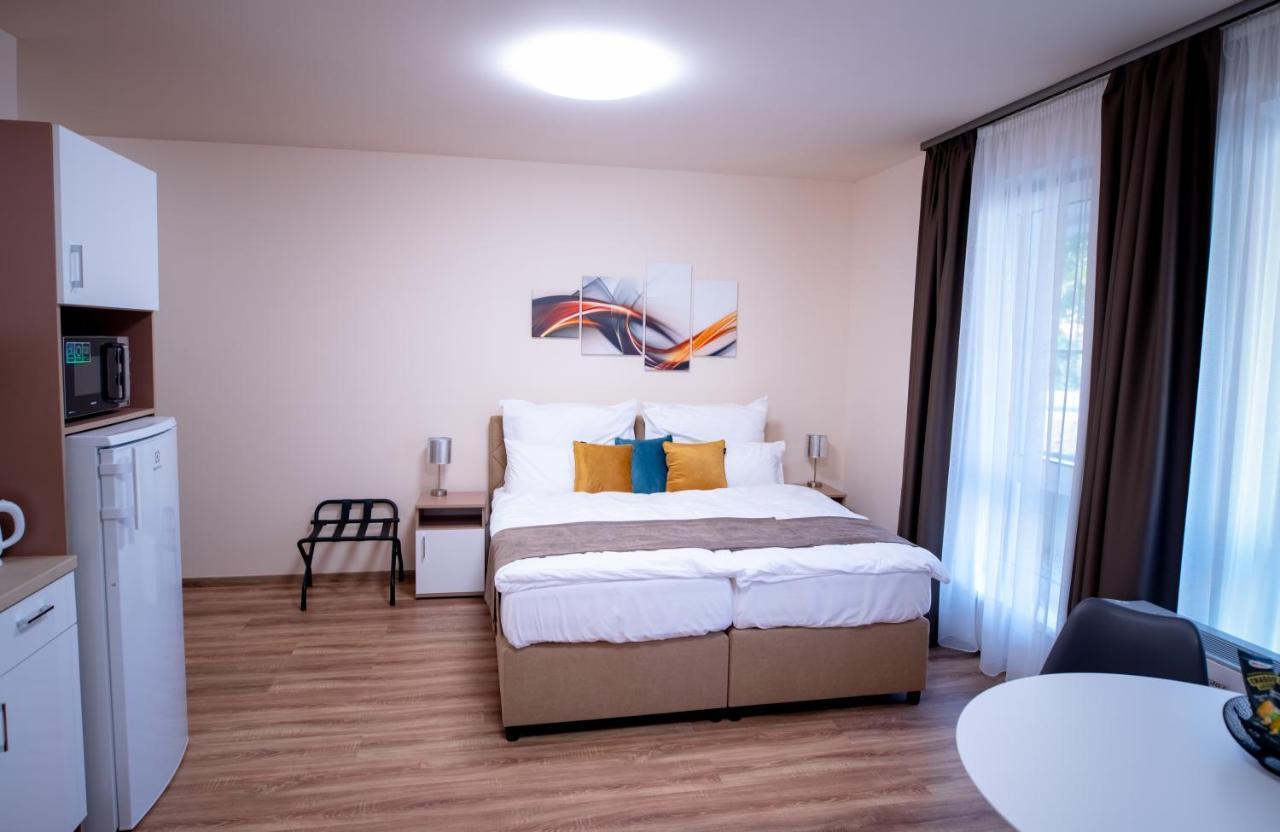 Bed and Breakfast Elixir Panzio Ньирбатор Экстерьер фото